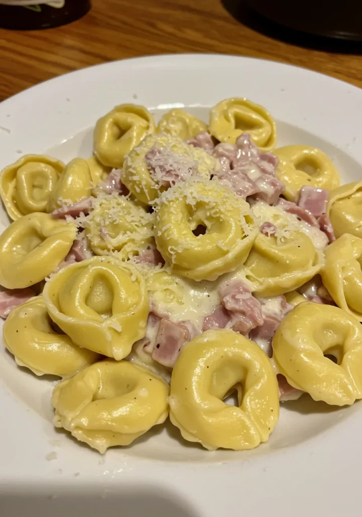 Schritt-für-Schritt-Anleitung Tortellini Schinken Sahne Soße