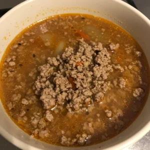 Suppe mit Hackfleisch